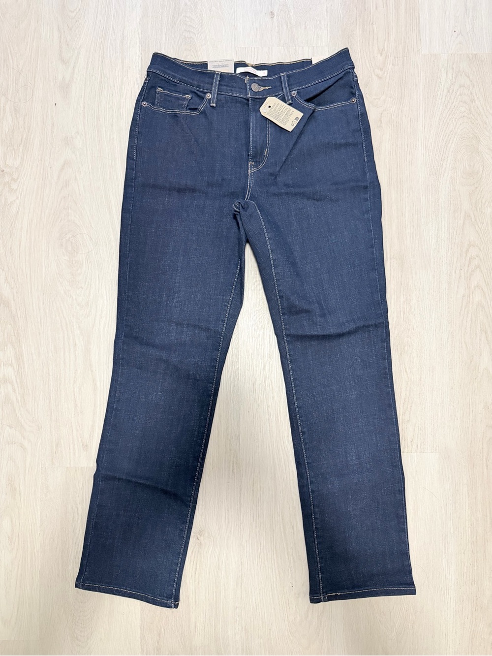 Levi’s Classic Dark Blue Women's Straight Jeans size 8